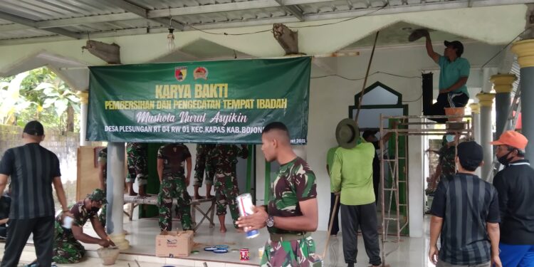 Karya Bakti Koramil Kapas (0813-02) Bersama Pemdes dan Warga Desa Plesungan